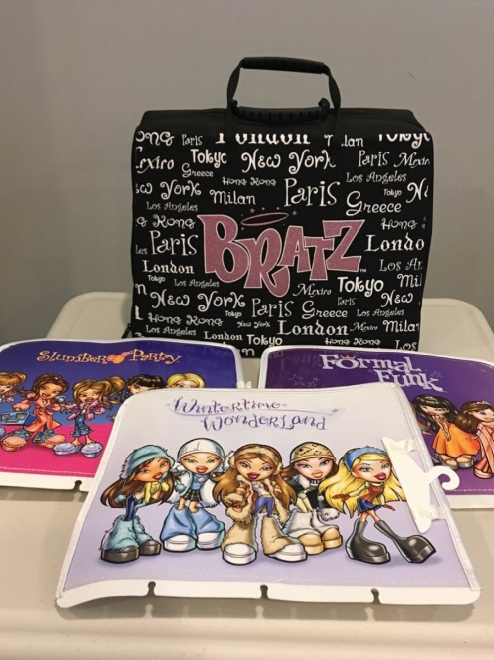 vintage Bratz World Tour Fashion Organizer set from 2003